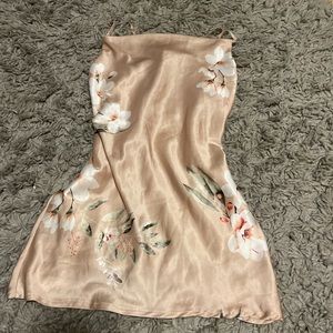 Cute floral oh Polly satin dress